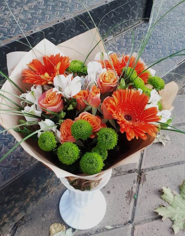 Букет цветов из: Герберы, Хризантемы, Альстромерии и Розы в Бешпагире