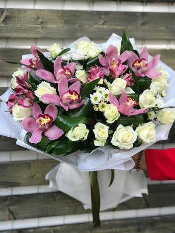 Букет цветов из: Розы и Хризантемы в Бешпагире