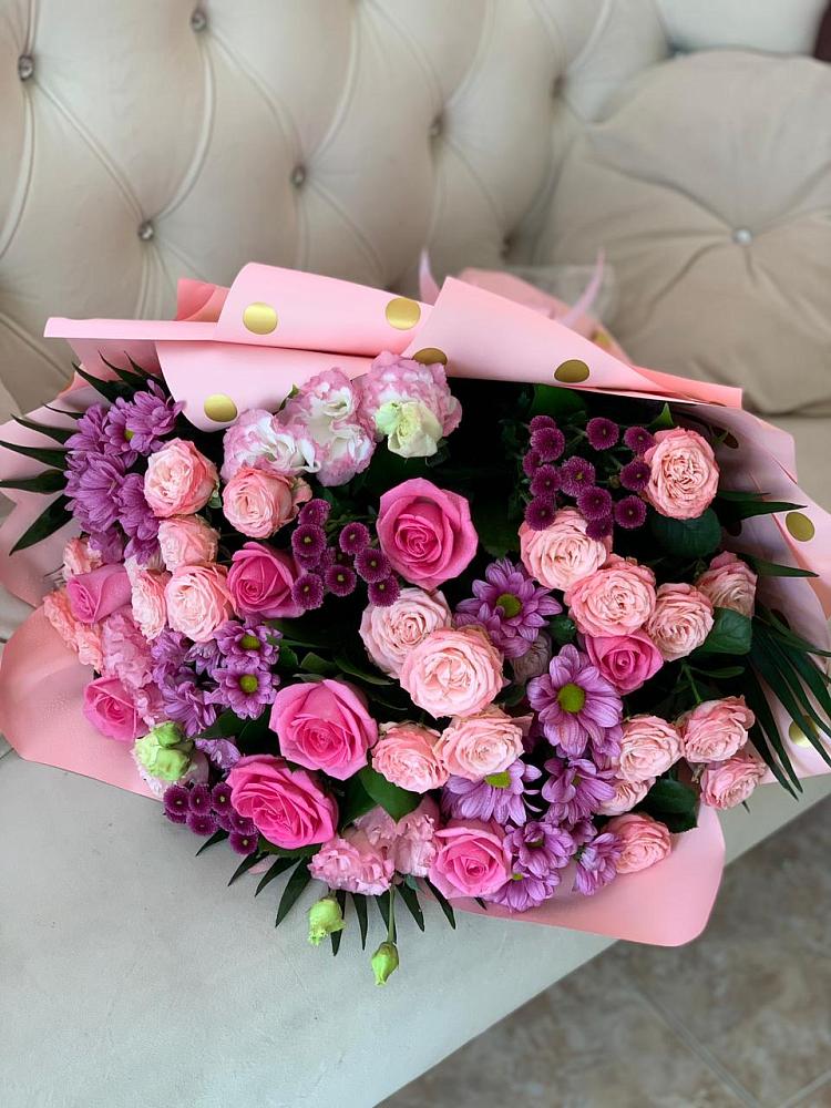 Букет цветов из: Хризантемы, Розы и Лизиантусы в Бешпагире