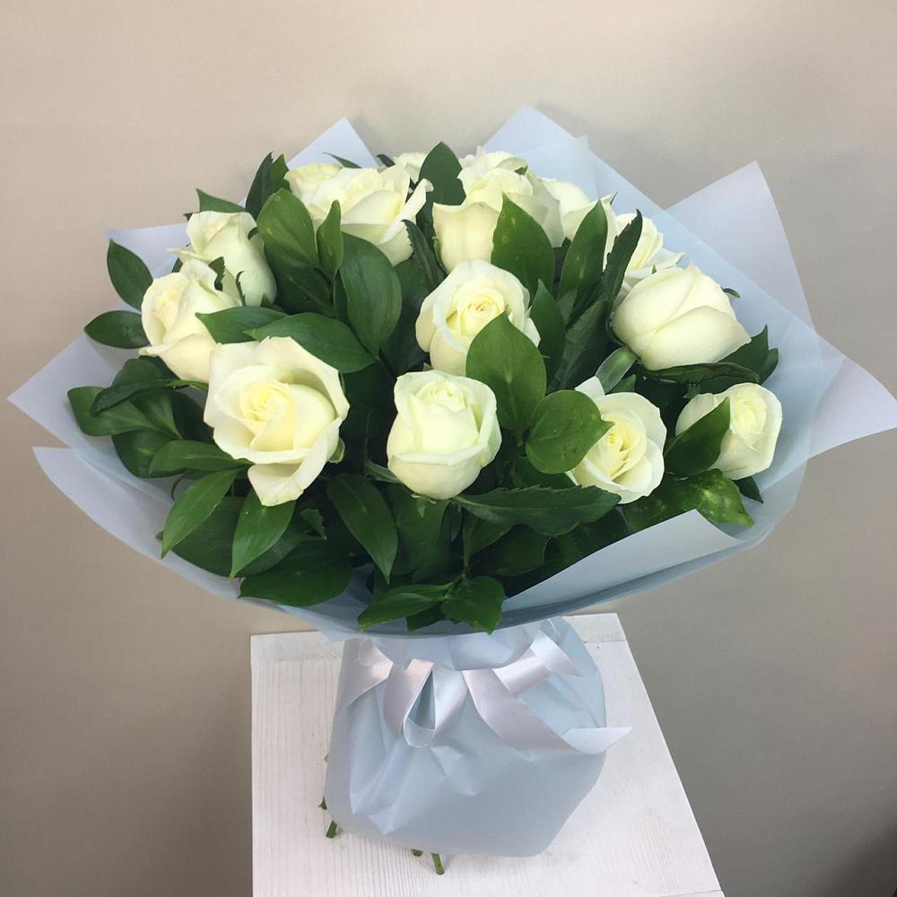 Букет 15 Белых роз Проуд в Бешпагире