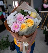 Букет цветов из:  Герберы, Розы и Хризантемы в Бешпагире