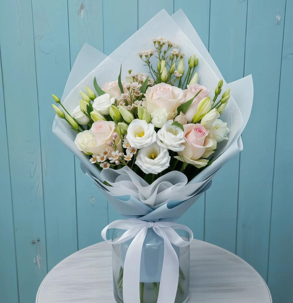 Букет цветов из: Розы и Лизиантусы в Бешпагире