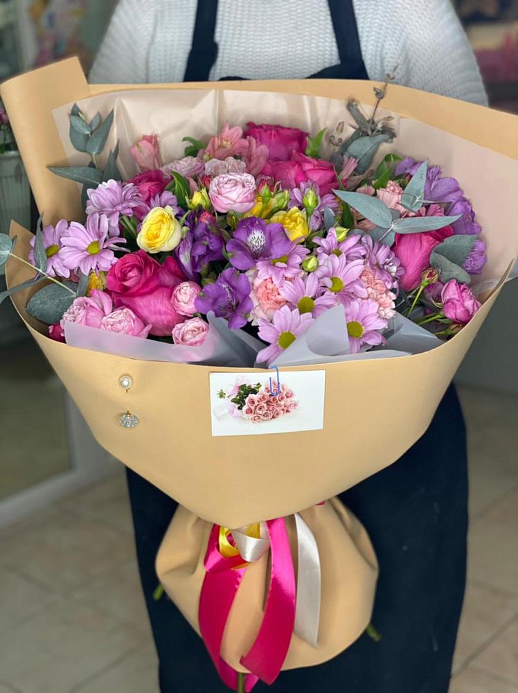 Букет цветов из: Хризантемы, Гвоздики и Альстромерии в Бешпагире