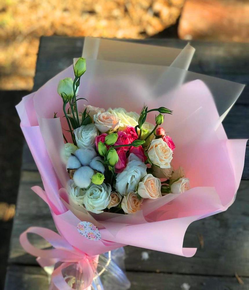 Букет цветов из: Розы и Лизиантусы в Бешпагире