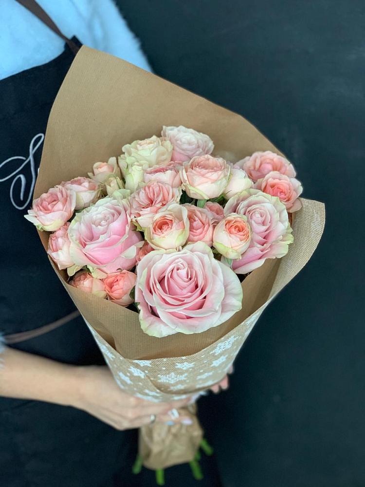 Букет цветов из: Хризантемы и Розы в Бешпагире