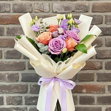Букет цветов из:  Лизиантусы и Розы в Бешпагире