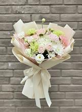 Букет цветов из:  Гвоздики, Розы, Лизиантусы и Хризантемы в Бешпагире