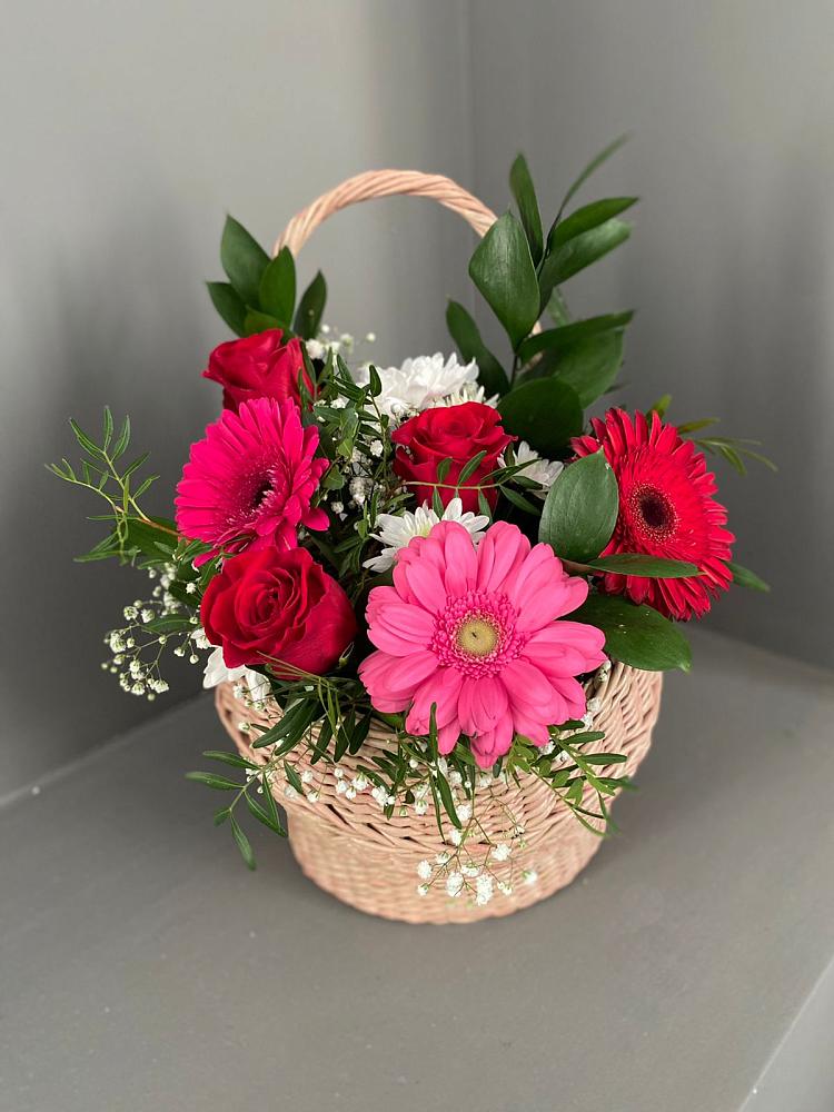 Цветочная композиция из Розы, Хризантемы и Герберы в корзине в Бешпагире